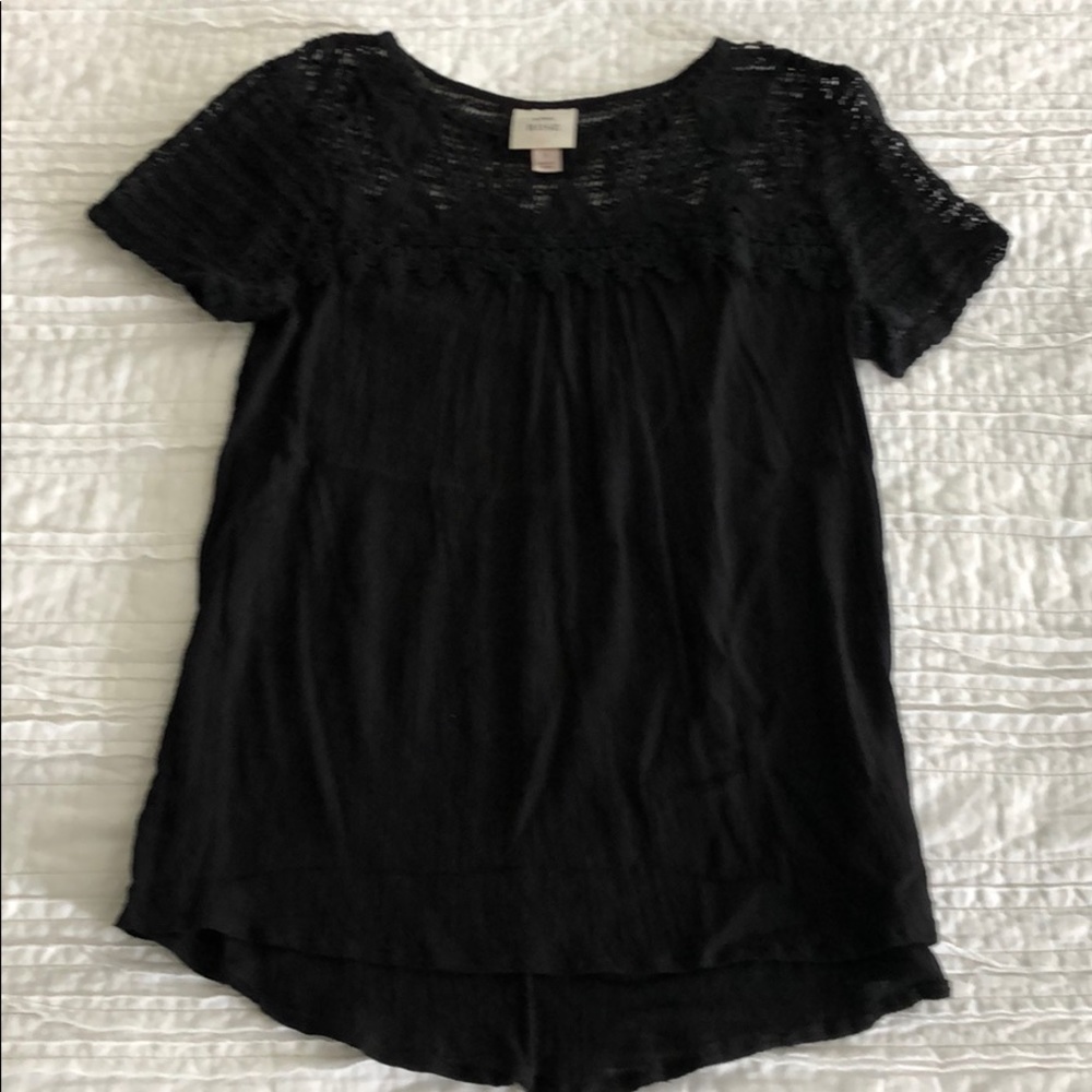 Black shirt sleeve blouse
